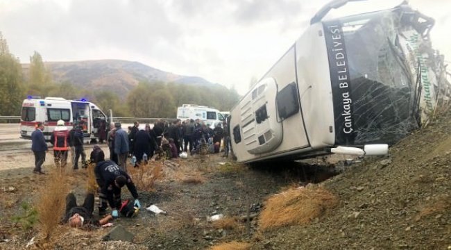 Ankara'da servis aracı devrildi! En az 30 yaralı var
