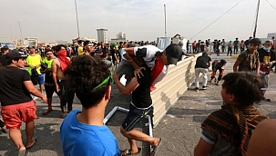 Irak gene karıştı! Halk sokağa indi