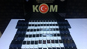 İki Kişide 100 Kaçak Telefon Yakalandı