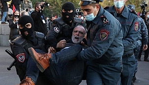 Paşinyan 'hain' ilan edildi! Ermenistan karıştı