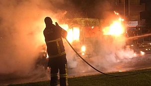 Hastane servisi alevlere teslim oldu, sağlık çalışanları son anda kurtuldu