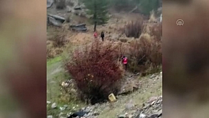 Kozluk'ta Afgan Göçmenleri taşıyan minibüs devrildi: 1 ölü, 6 yaralı