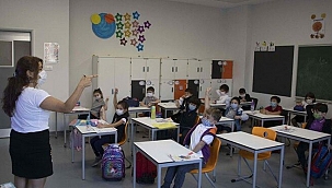 Yüz yüze eğitim yine ertelendi