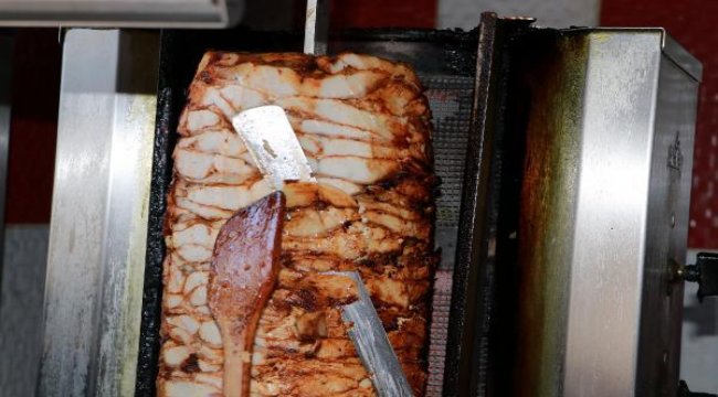 Bayat tavuk dönerdeki büyük tehlikeyi anlatıp uyardı