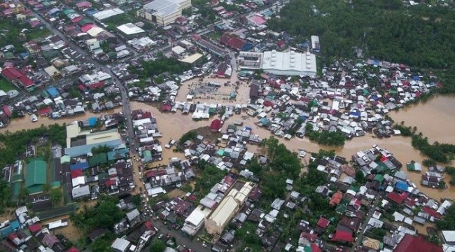 Filipinler'de 51 binden fazla kişi Dujuan Fırtınası nedeni ile tahliye edildi