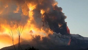 Son Dakika: İtalya'da Etna Yanardağı'nda şiddetli patlama