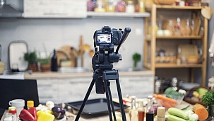 İtalyan kaçak mafya üyesini internette paylaştığı yemek videoları ele verdi