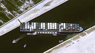 Süveyş Kanalı'nda kurtarma operasyonu! Günlük kayıp 10 milyar dolar