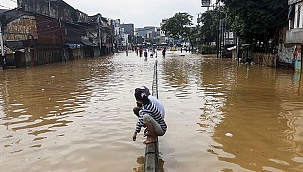 Endonezya'daki sellerde ölenlerin sayısı 181'e yükseldi