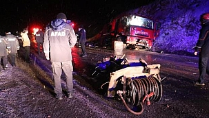 Yangına giden itfaiye aracı kaza yaptı: 2'si ağır 5 yaralı