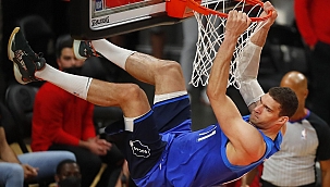 NBA'de Gecenin Sonuçları: Bucks, Doğu Konferansı final serisinde 2-1 öne geçti