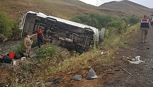 Batman Otobüsü Devrildi 27 Yaralı