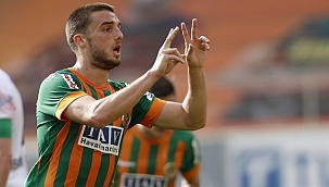 Berkan Kutlu Galatasaray'la sözleşme imzalıyor