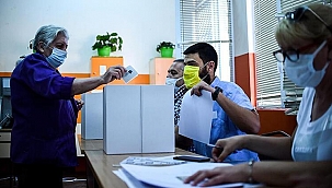 Bulgaristan'da halk erken genel seçim için sandık başına gitti