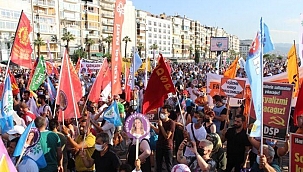 İzmir'de 'Demokrasi İçin Bir Nefes' Mitingi