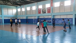 Beşiri Yaz Kur'an kursu öğrencileri sportif faaliyetlerle güzel vakit geçiriyor