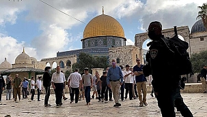 Fanatik Yahudilerden Mescid-i Aksa'ya baskın