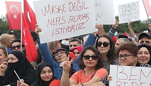 Türkiye'nin Tüm Renkleri Aşı Karşıtları Mitinginde Birleşti