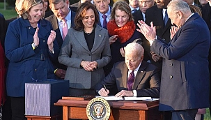 Biden, 1 trilyon dolarlık altyapı paketini imzaladı: Amerika yeniden harekete geçti