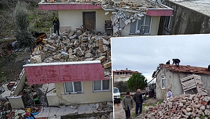 Antalya'da hortum paniği! Yerle bir etti... 'Görünce şok geçirdik'