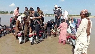 Pakistan'da Düğün dönüşü bot battı: 20 ölü, 30 kişi kayıp