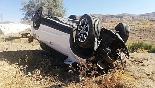 Batman'da şarampole devrilen otomobildeki 2 kişi yaralandı