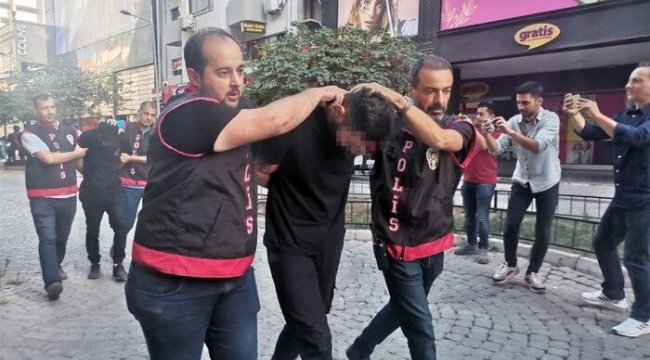 İçki sofrasında Kur'an-ı Kerim'i yırtıp ateşe veren şerefsizler tutuklandı