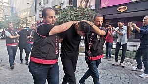 İçki sofrasında Kur'an-ı Kerim'i yırtıp ateşe veren şerefsizler tutuklandı