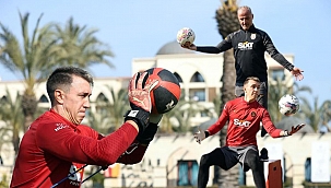 Galatasaray'da Muslera'yı koltuk değneği bile durduramadı