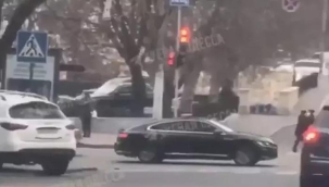 Rusya Yunan Başbakan Miçotakis'in konvoyunun çevresini füzelerle vurdu