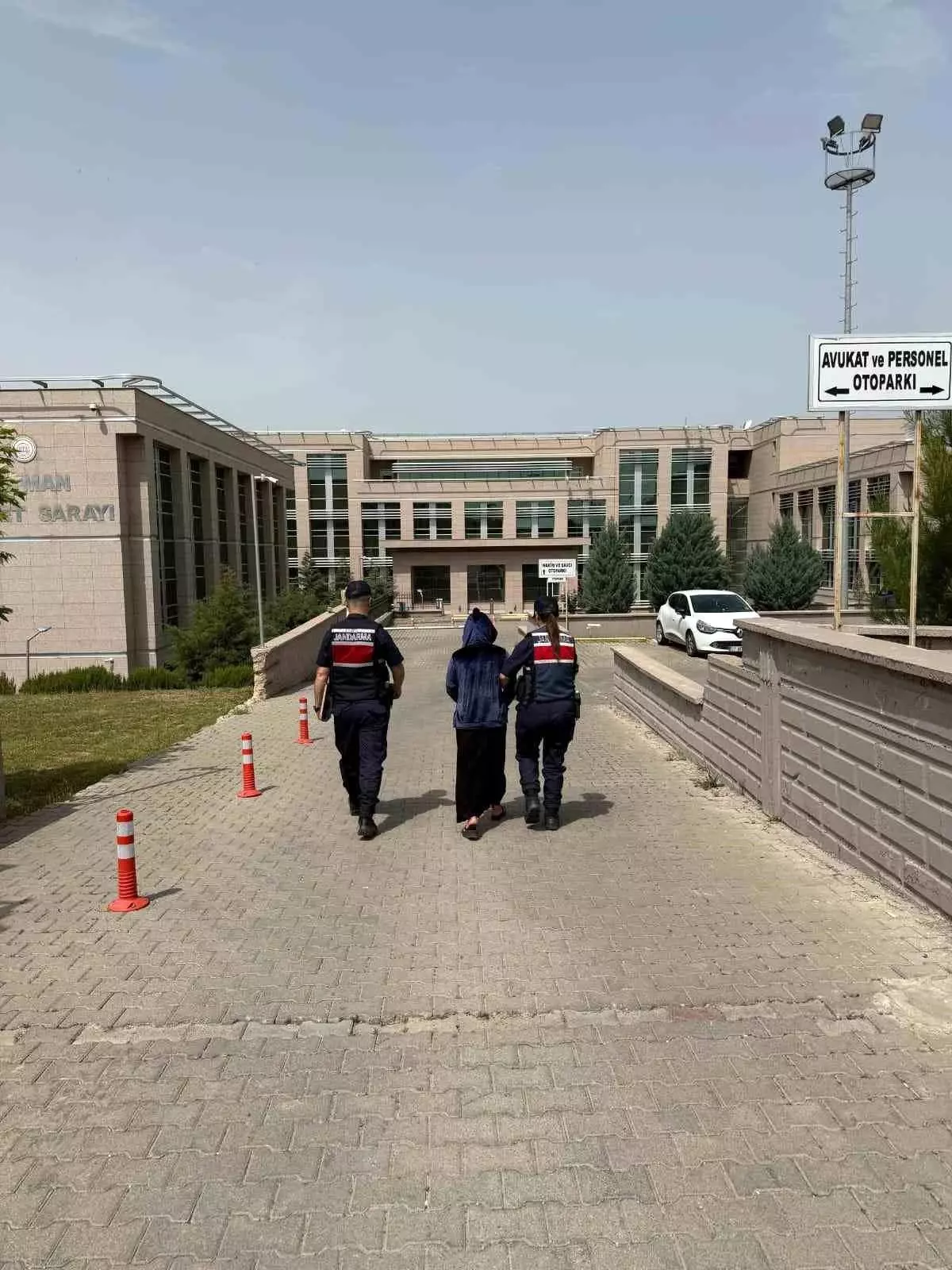 Batman'da 30 Suçtan Aranan Kadın Tutuklandı