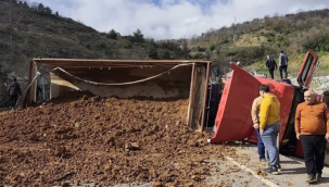 Freni boşalan tır faciaya neden oldu: 1 ölü, 3 yaralı