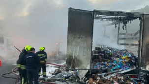 Kişisel bakım ürünleri yüklü TIR alev alev yandı
