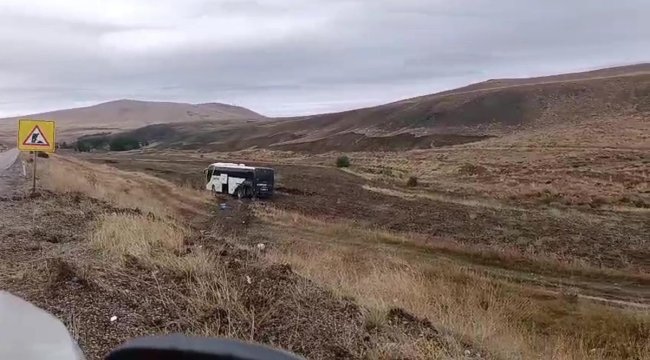 Yolcu otobüsü tarlaya girdi: 2’si çocuk 9 yaralı